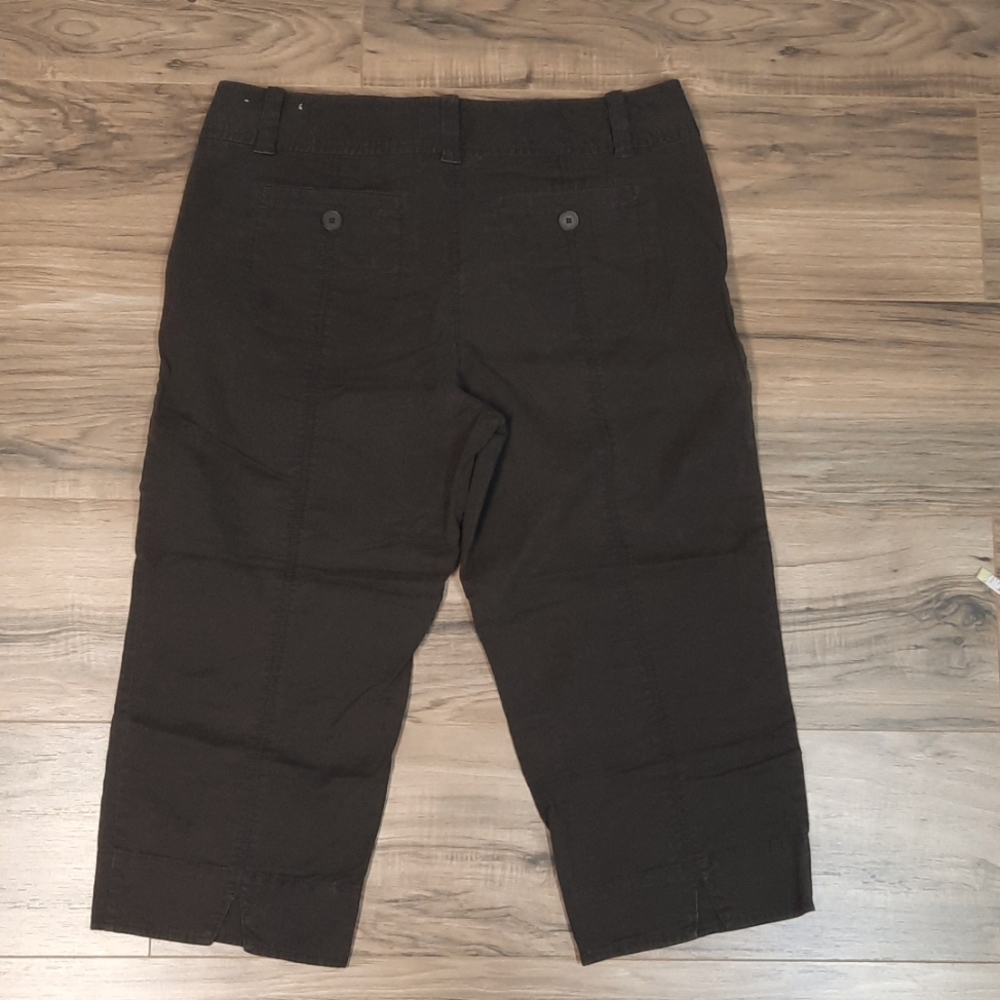 LOFT Ann Style Brown Capri Pants Size 12 with button accented pockets - Picture 4 of 6